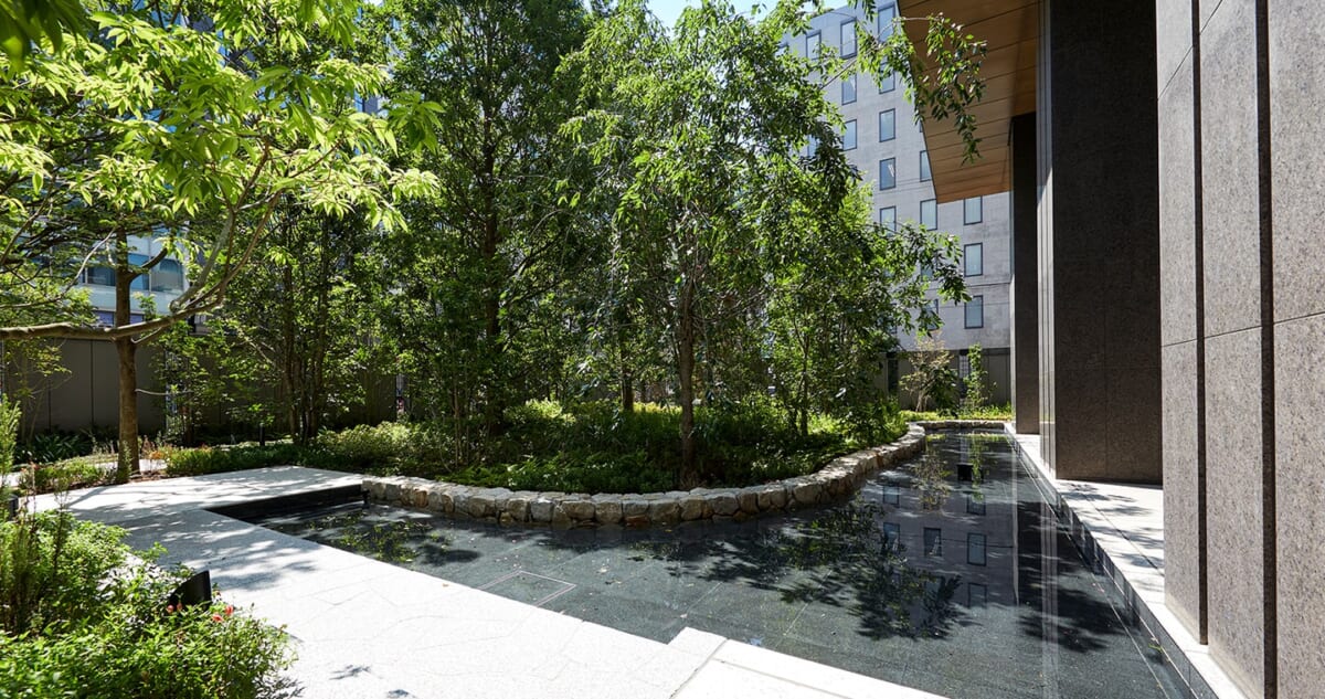 ローレルタワー堺筋本町外観